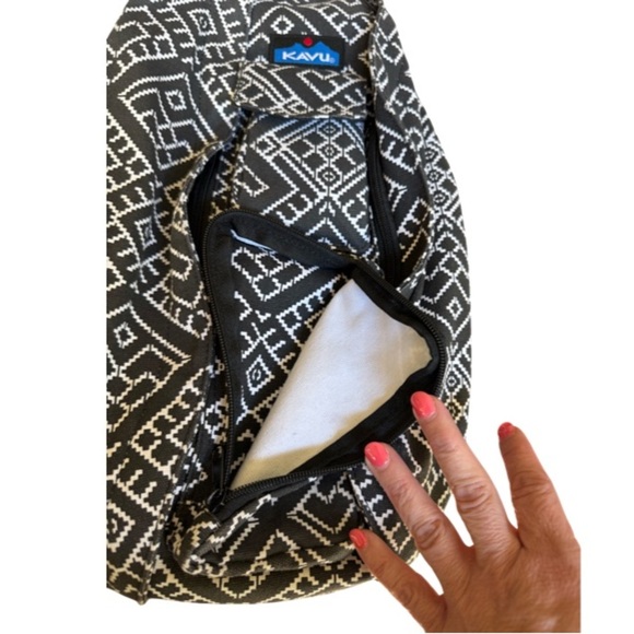 NWOT KAVU Original Rope Crossbody Bag ~ Tile Maze - Picture 9 of 14
